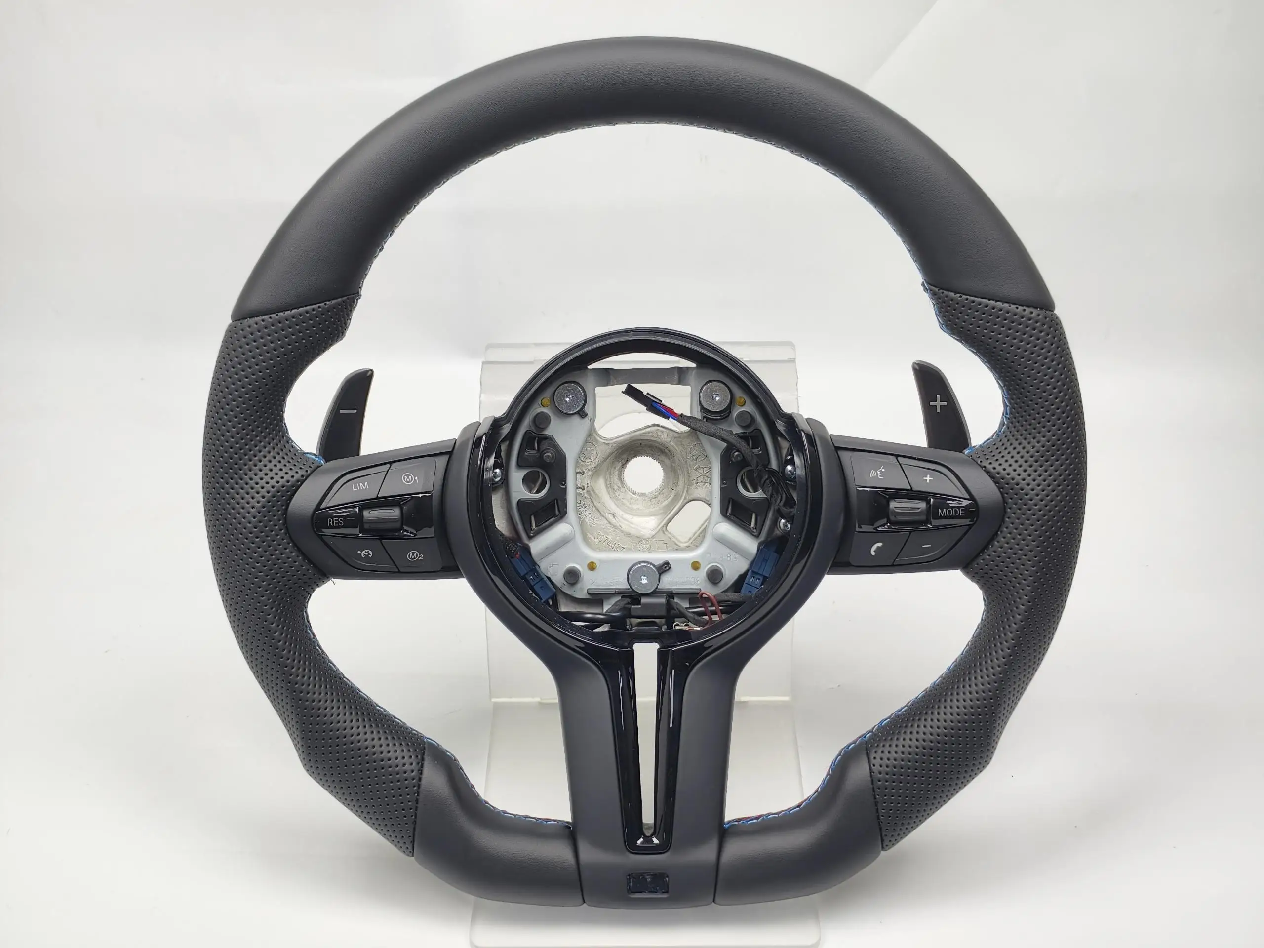 Premium M Lederen Stuurwiel - Zwart Geperforeerd Sportdesign, Verbeterde Grip & Luxe Upgrade voor F30 F20 F80 E90 E87