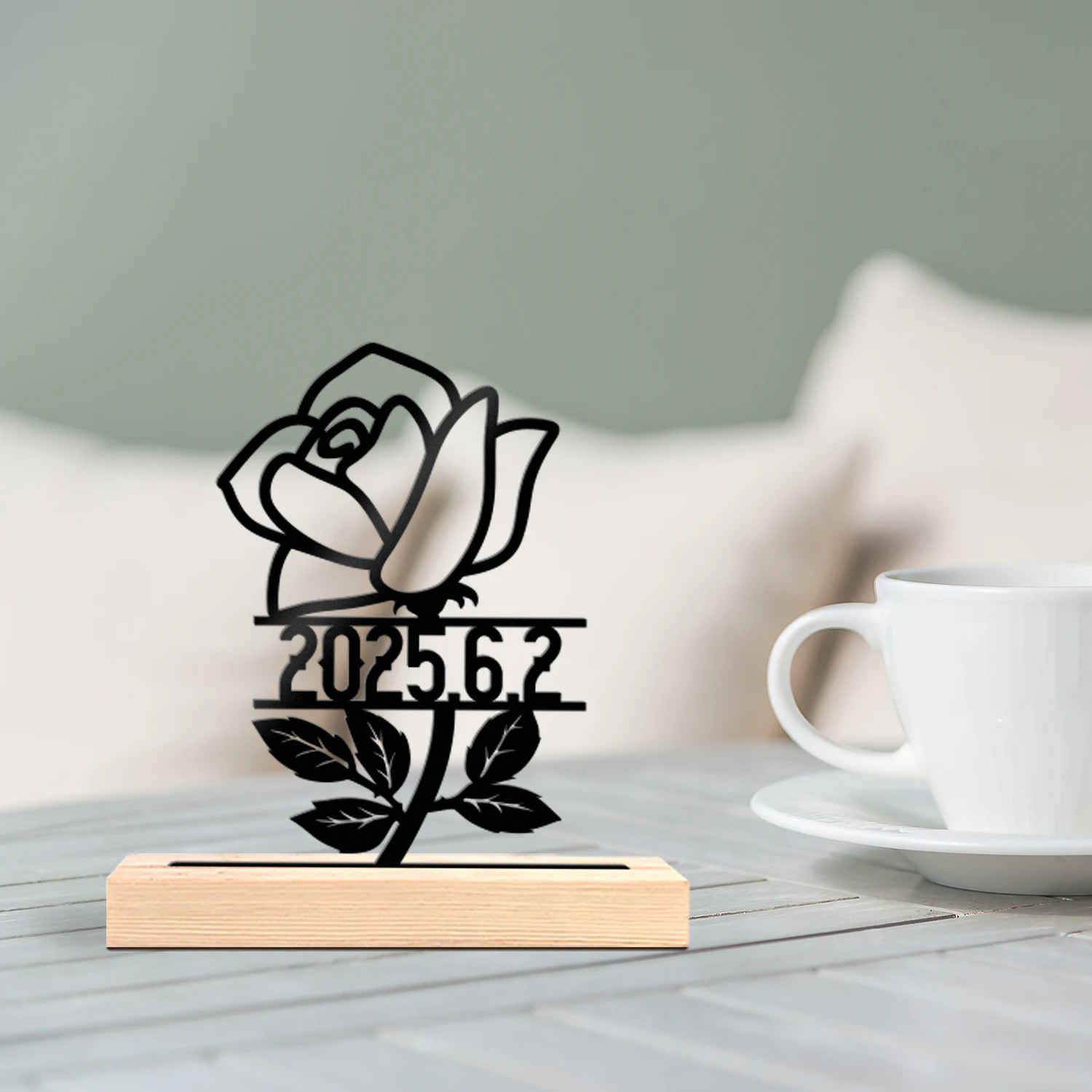 1pc Metal Desktop Ornaments and Decorations Customizable Content Equipped with Wooden Base Art Decoration, Desktop Decoration