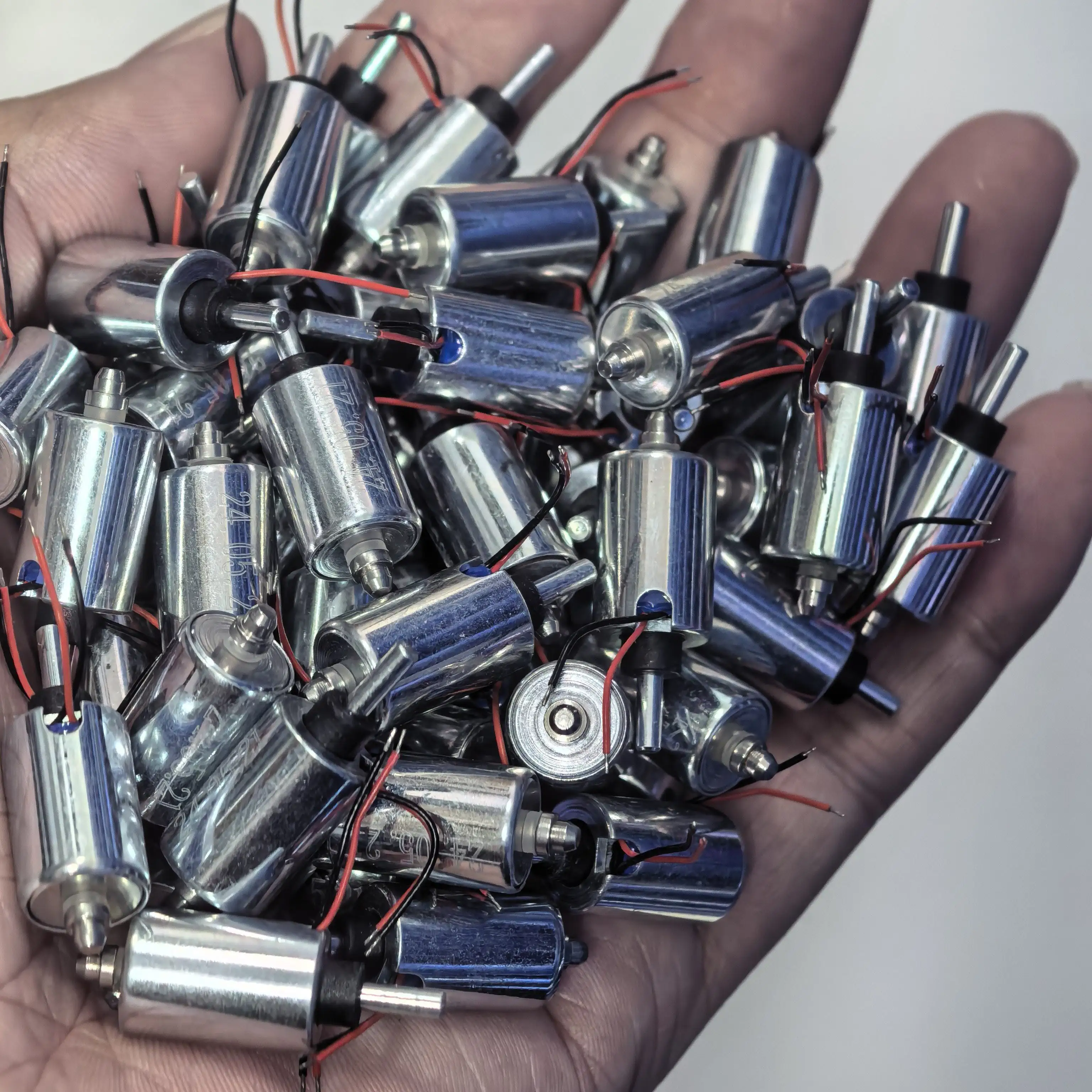 100pcs/lot  Tiny 10mm  Cylinder Suction Push-Pull Type Solenoid Electromagnet Stroke 5.5mm DIY Fingerprint Lock