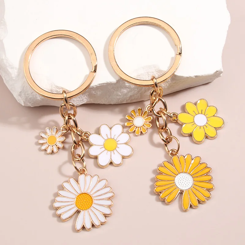 Cute Enamel Keychain Sunflower Key Ring Chrysanthemum Key Chains Souvenir Gifts For Women Girls Handbag Accessorie DIY Jewelry