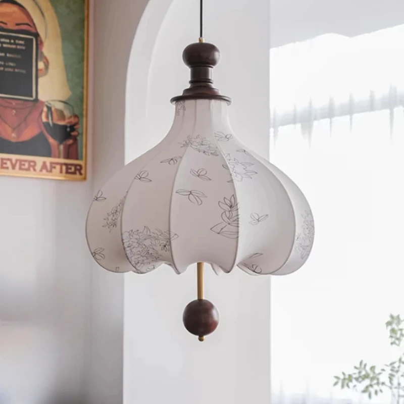 

Vintage Medieval Restaurant Fabric Pendant Lamp Printed Solid Wood Bedroom Chestnut Lamp Light for Room Home Decorations