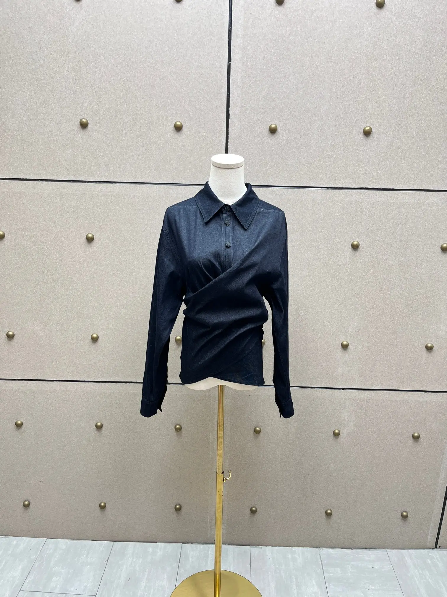 

Женская одежда 2025 Джинсовый топ с перекрестными пуговицами 1016