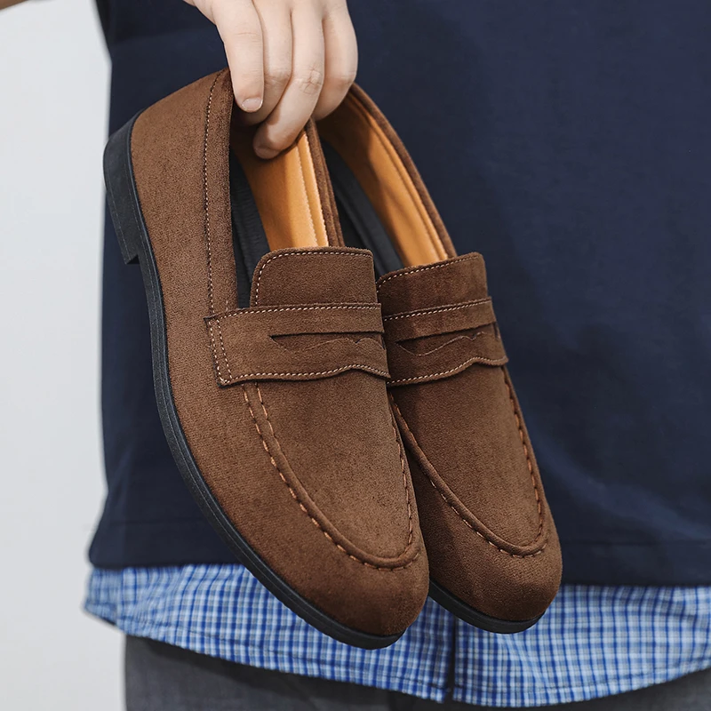 Fashion Men Loafers Suede Leather Dress Shoes Comfortable Lightweight Casual Shoes Quality Slip on Flat Business Shoes Moccasins