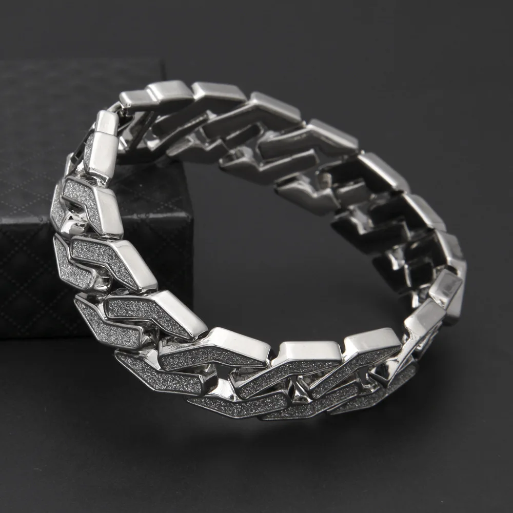 ​ Chunky Geometric Glitter Bracelet Men's - Wide Hip Hop Cuff with Star Confetti, Durable Alloy Party Jewelry, Trendy Gift
