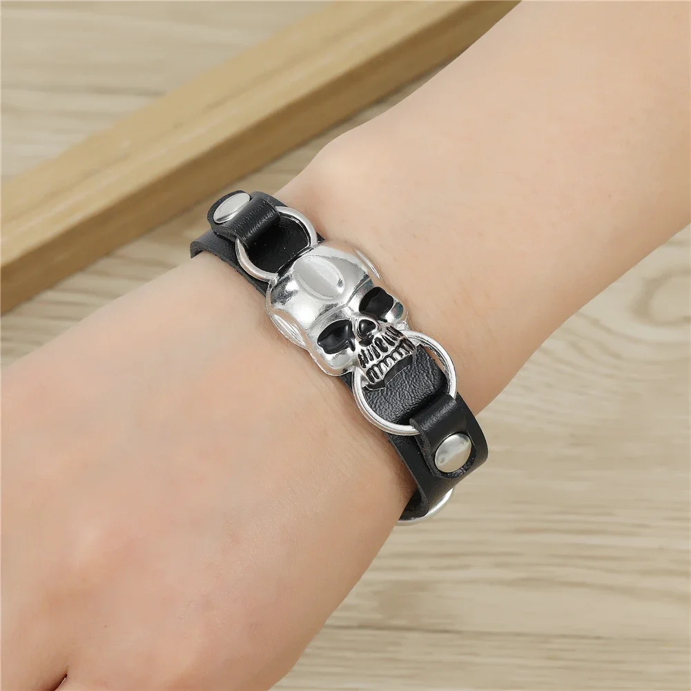 Trend Classical Black Leather Bracelet Adjustable Size Classical Skull Shape Braceletfor Men's Everyday Wear