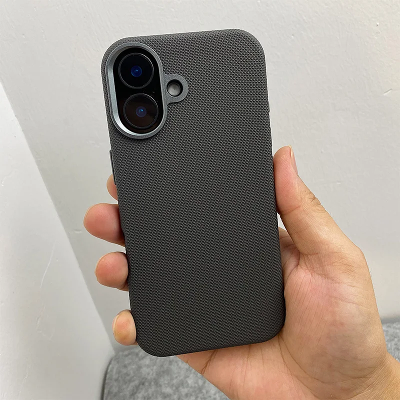 Trendige Diamanten-Relief-Leder-Magnet-Handyhülle für iPhone 17 18Pro Max 18 Pro 16 15 14 13 mit kabellosem Laden und Linsenschutz aus Legierung – Detail 8