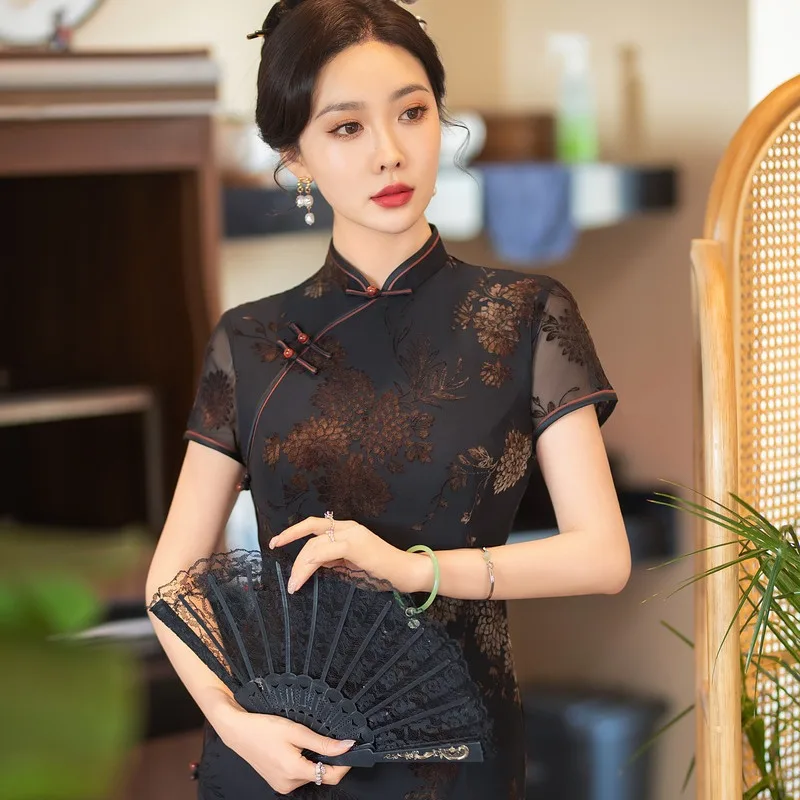 

Flocking Qipao Spring 2024 Improved Young Long Qipao Daily Slimming And Retro Style Short sleeved Qipao