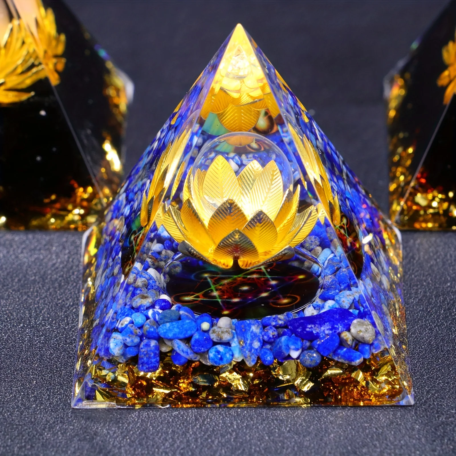 1pc Lapis Lazuli Lotus Symbole Orgone Pyramide, Crystal Organite Pyramid, Pyramid Ornament Lapis Lazuli Resin