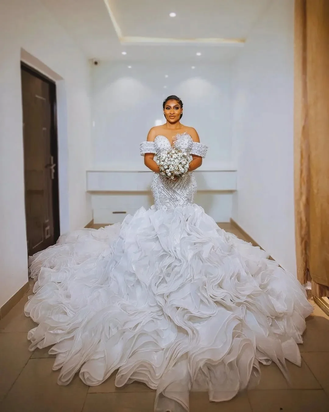 Customized Plus Size Aso Ebi Wedding Dress Bridal Gowns For Bride Mermaid Sheer Neck Long Sleeves Illusion Beaded Lace Tiered