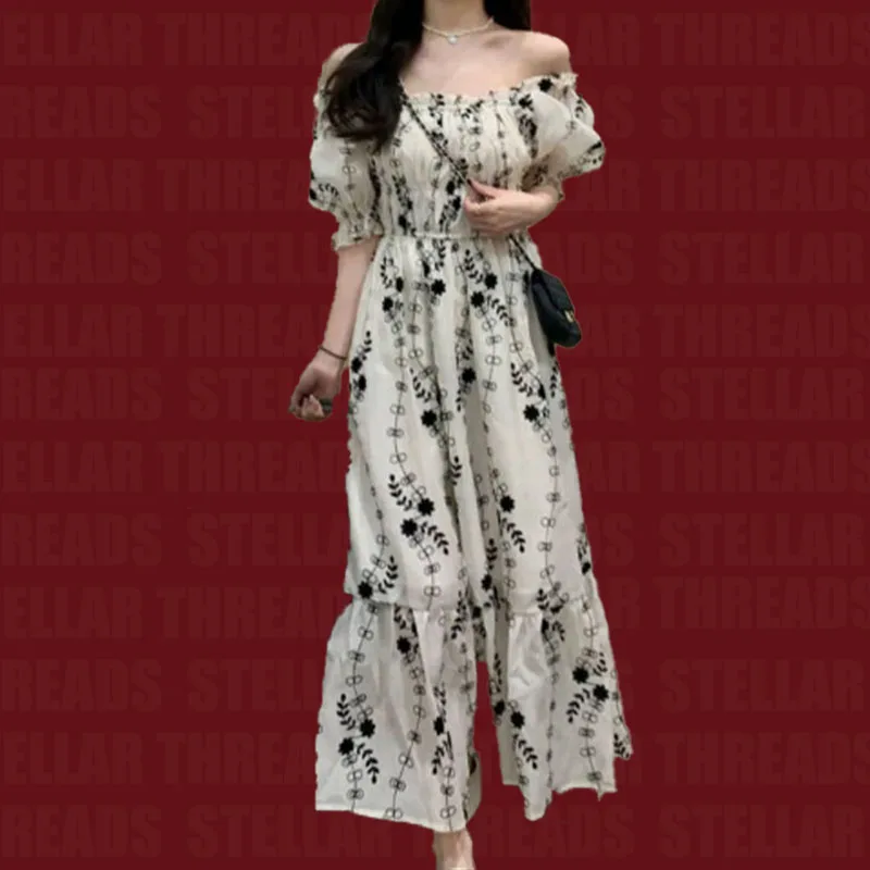 魅力的なオフショルダー パフスリーブ花柄シフォン ドレス: エレガンス、レジャー、楽なスタイルを滲み出します。