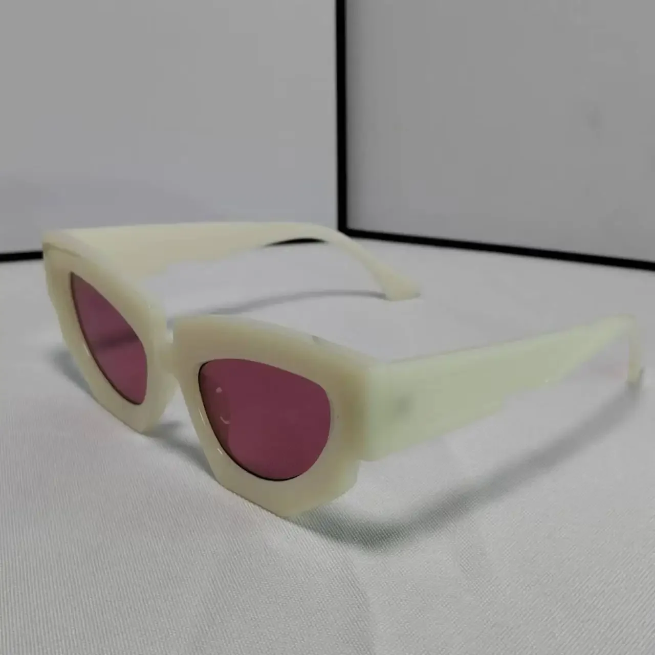 INS Fashion Women Cat Eye Sunglasses Trendy Men Luxury Beach Party Sunshade Mirrors Women's Personalized Outdoor Street UV400