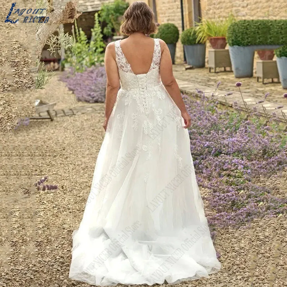 LAYOUT NICEB Plus Size Bride Gowns Sleeveless V-Neck A-Line Appliques Tulle vestidos de novia Backless Wedding Dress Customized image 2