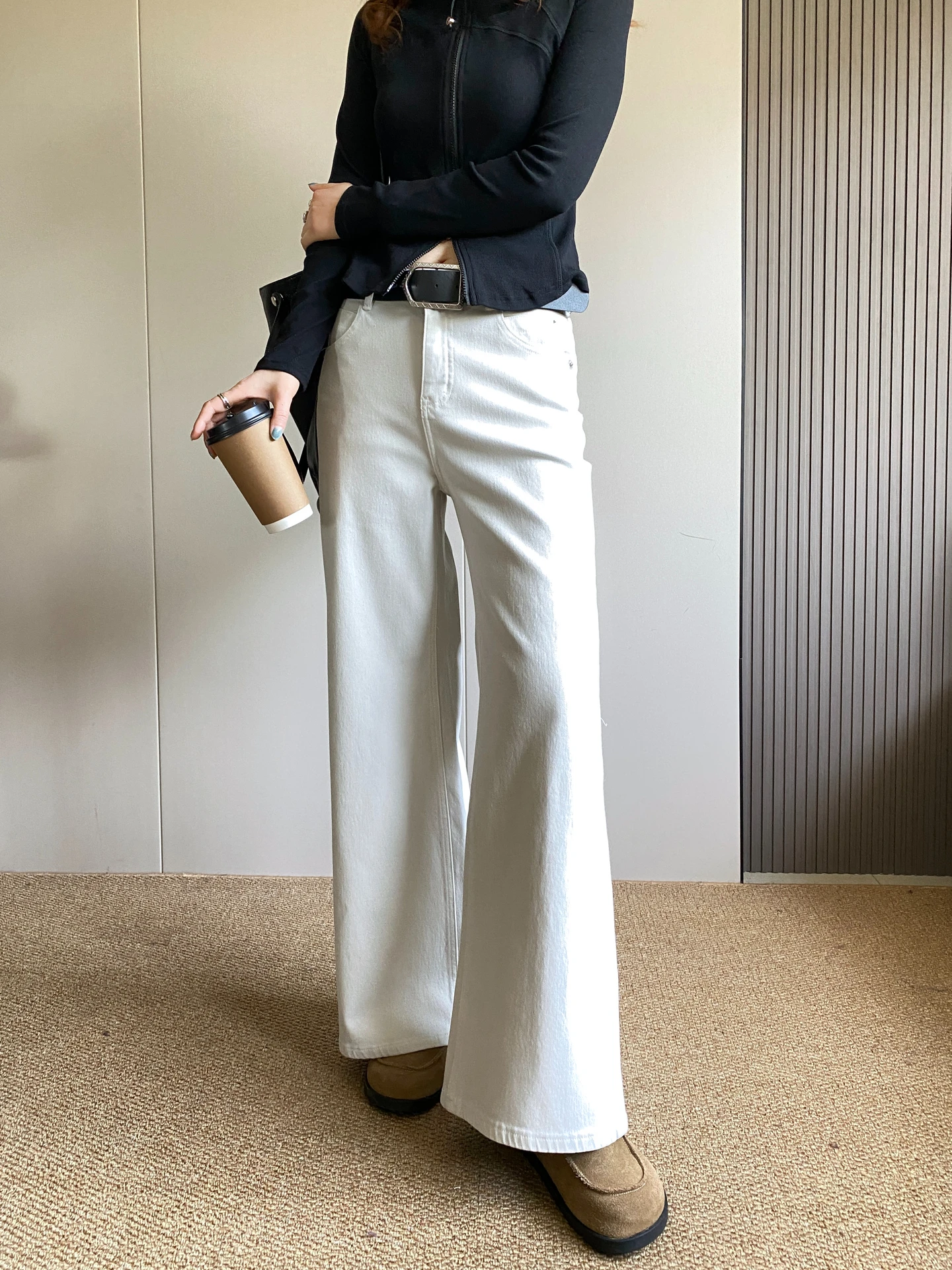 

Женские джинсы с высокой талией и широкими штанинами, весна 2026, новинка, свободный крой, эластичные, расклешенные, повседневные, для коррекции фигуры