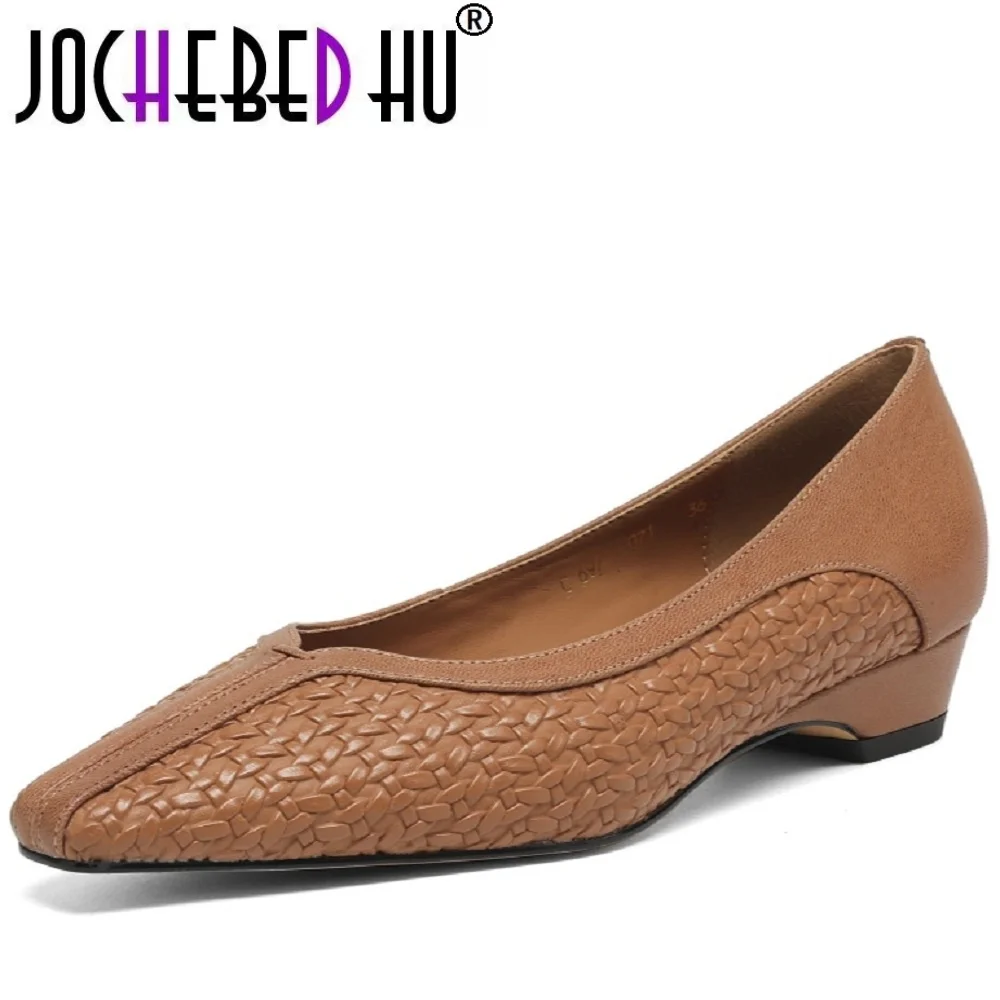 

【JOCHEBED HU】Женские летние дышащие модельные туфли ручной работы из натуральной кожи с квадратным носком и толстым низким каблуком 3 см, размеры 34-40