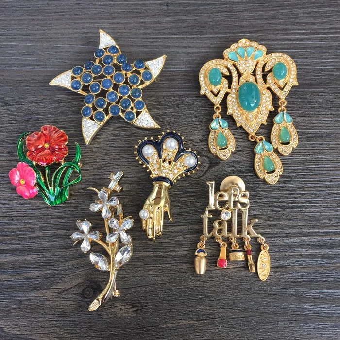 

European and American fashion diversified brooch