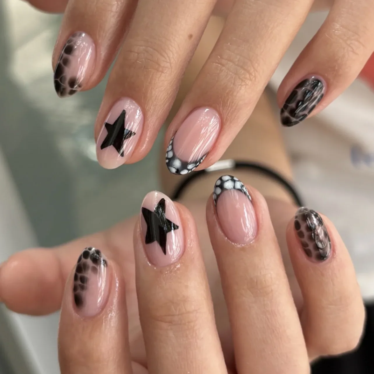 French Black Snake Pattern Polka Dot Flower Almond Fake Nails Art Star Long Pointed False Nails Moon Sun Square Press on Nails
