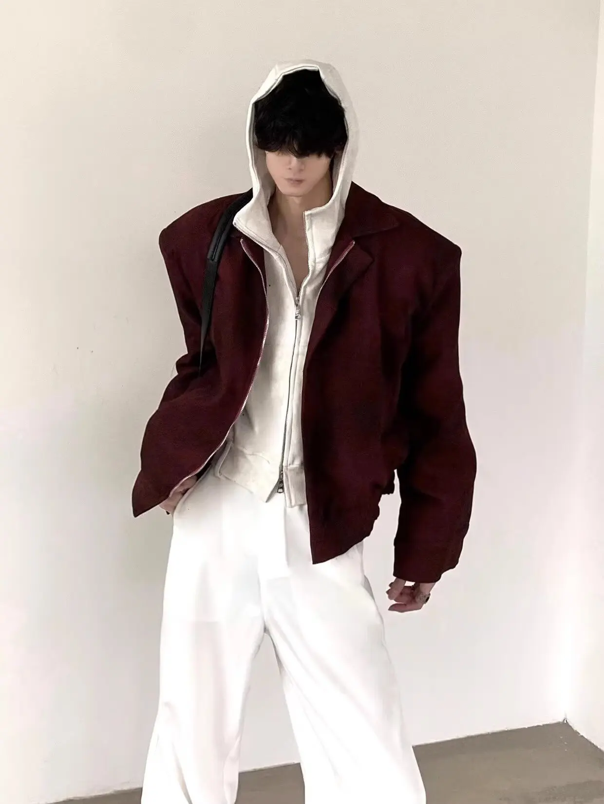 

Американский уличный Sle Harington Tie Dye Красный мужской джет, осенний высокий дизайн, мотоциклетный джет для пилота, свободный крой со шляпой, повседневный...