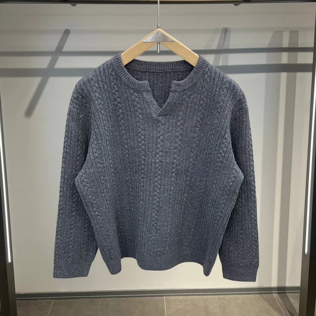 

Gray Thickened Knitted Sweater Men's Winter V-neck Lazy Style Retro High Sensation Youthful Energy Regular Fit Long Sleeve Top