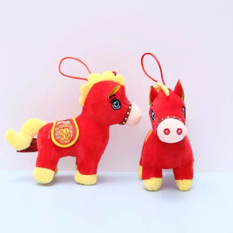 1 قطعة حقيبة دمية المهر المريحة قلادة 2026 السنة الجديدة التميمة الأحمر الحصان الصغير ألعاب من القطيفة حية لطيف سطح المكتب الحيوانات الأليفة مهرجان هدية