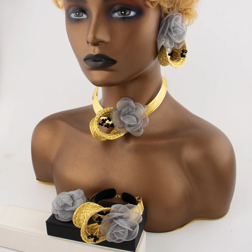 

Fashion Gold Plated Grey Flower Shape Necklace Earrings Bracelet Ring for Women Sepical Design Jewelry Set for Party Wedding