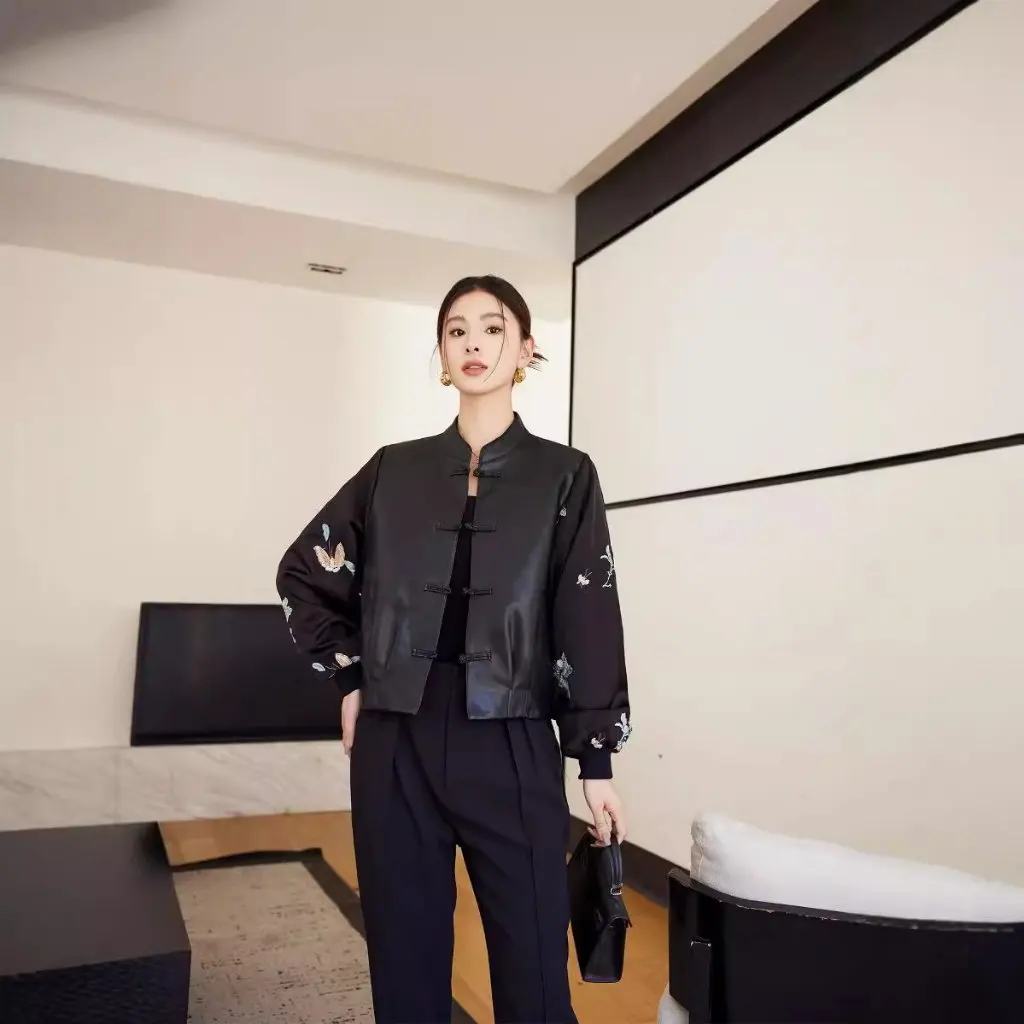 Women's Chinoiserie Spliced Leather Jacket Short Retro National Style Stand Collar Jacquard Disc Button Detail Outerwear
