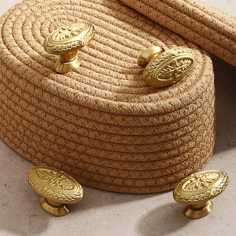 Einloch-Griff im chinesisch-nordischen Stil, runder Griff, leichter Luxus, goldfarben, französischer Stil, aus reinem Kupfer, für Möbel, Kleiderschränke, Schränke und Schubladen. – Detail 3