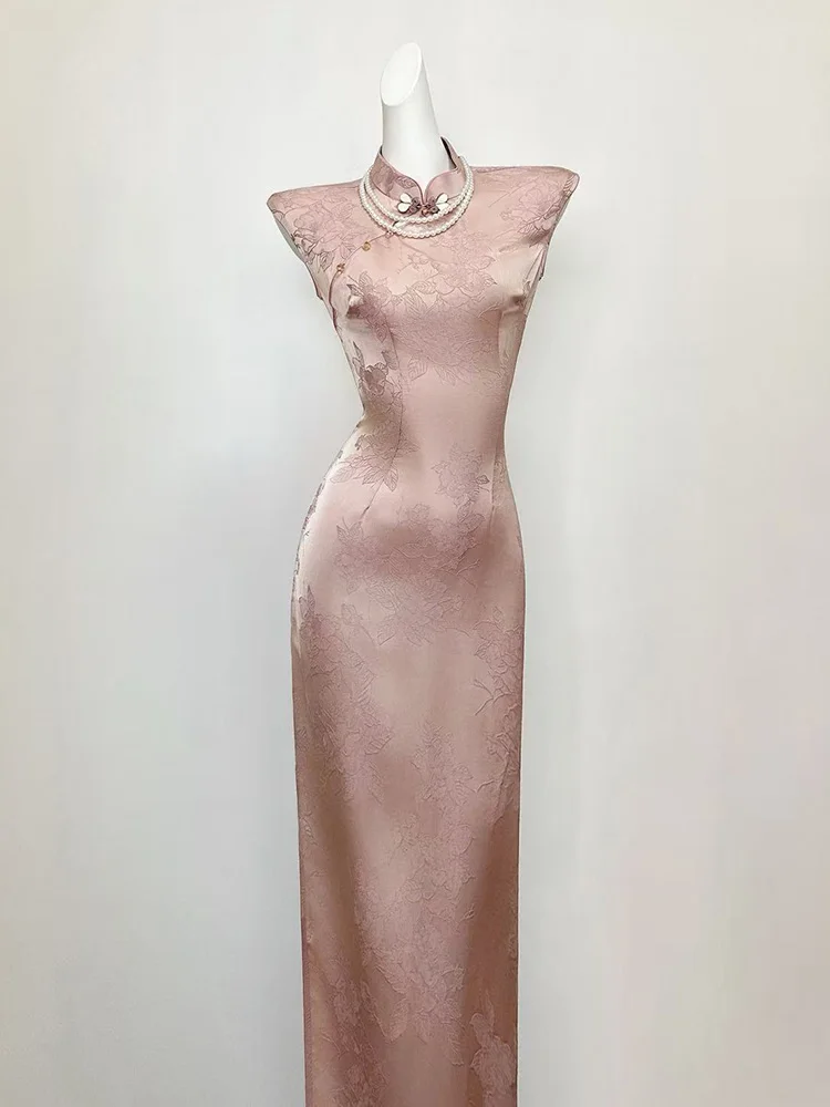 

Элегантное розовое ципао с цветочной вышивкой для свадьбы и помолвки, женская модель, улучшенная версия, средней длины, с разрезом