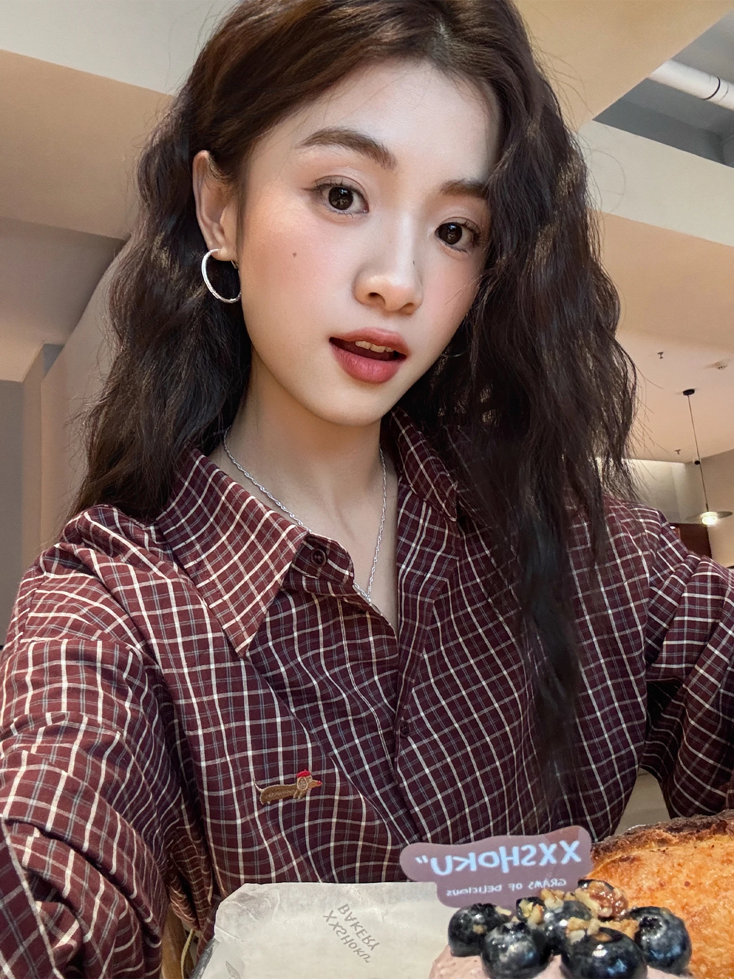 

Ретро-рубашка в клетку с длинным рукавом, женская свободная рубашка на пуговицах с вышивкой таксы, универсальная модель для многослойных образов