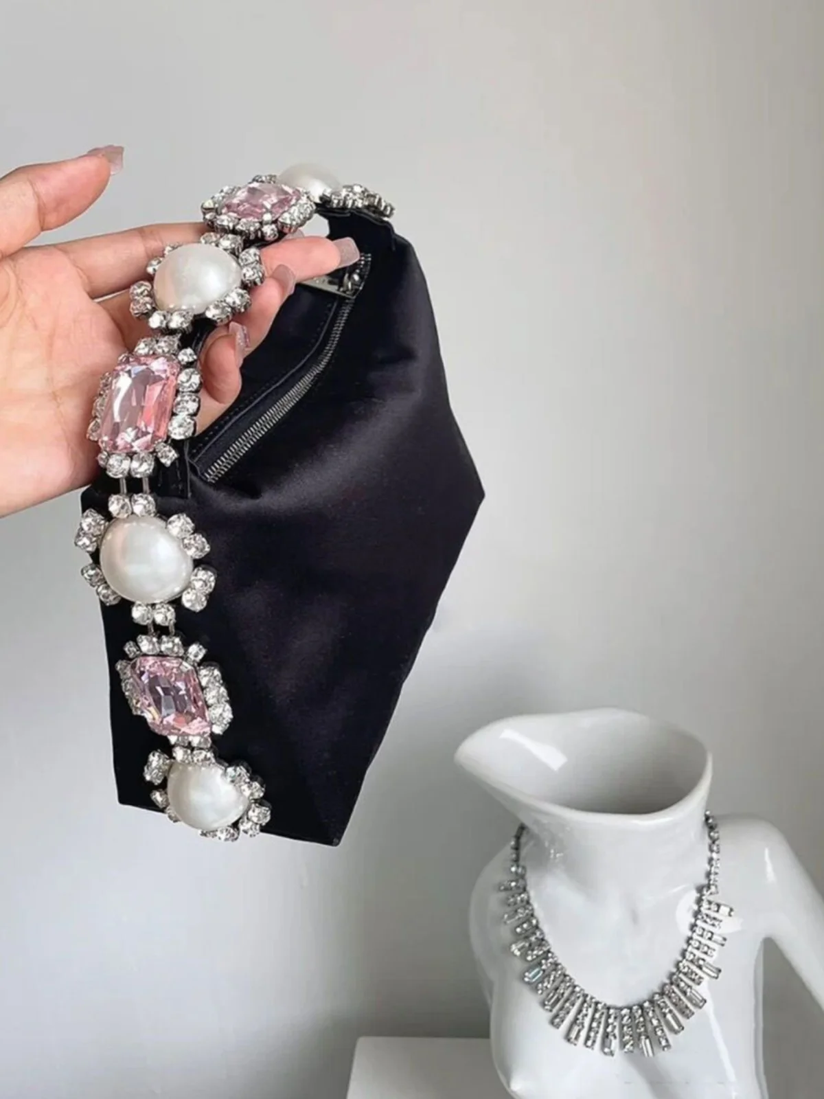 Fashionable Pearl Embellished Diamond Encrusted Silk Satin Dinner Bag Handheld Bag Women's Small Square Bag Elegant Clutch