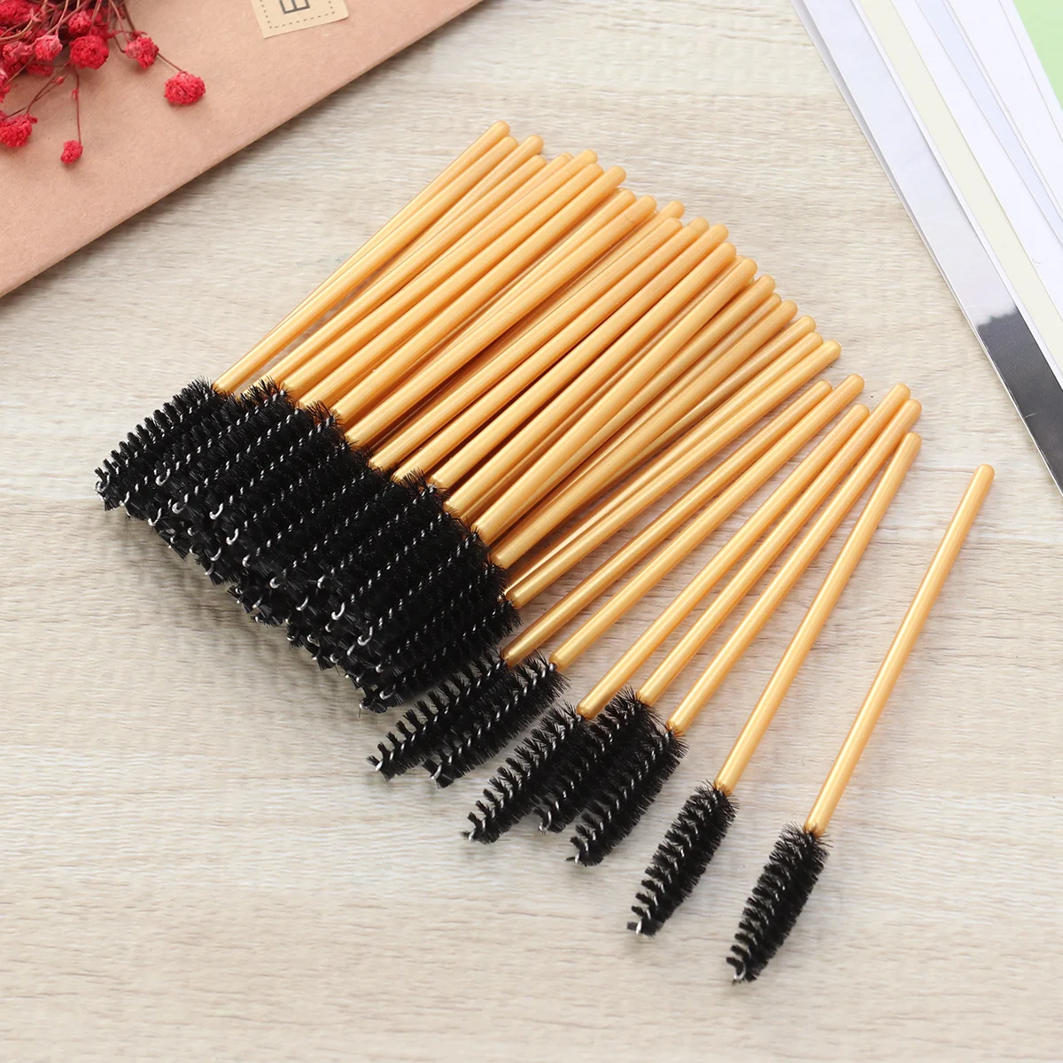 

50 pcs Eyelash Brush Mascara Application Nylon Spikes Separating Comb No Clumping Makeup Tool For Extensions Fake Lashes