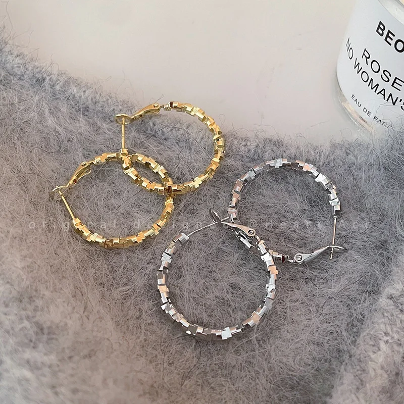 Fashion Broken Silver Metal Big Circle Hoop Earrings For Women Personality Geometric Round Ear Buckle Party Jewelry Gifts