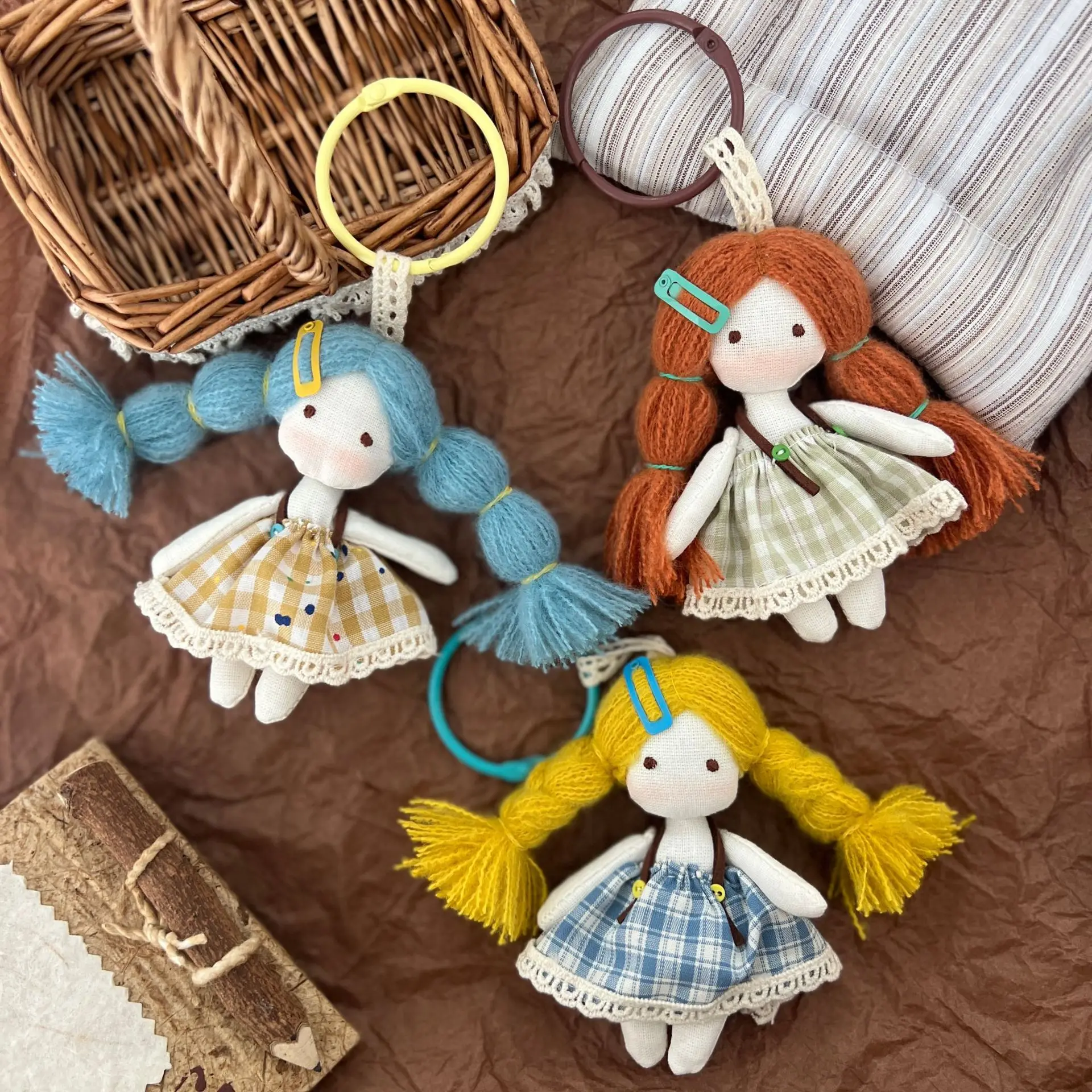 1PCS New Korean Sweet Fabric Floral Dress Cute Plush Doll Brooch Set for Women Bag Charm Keychain Embellishment Premium Portable