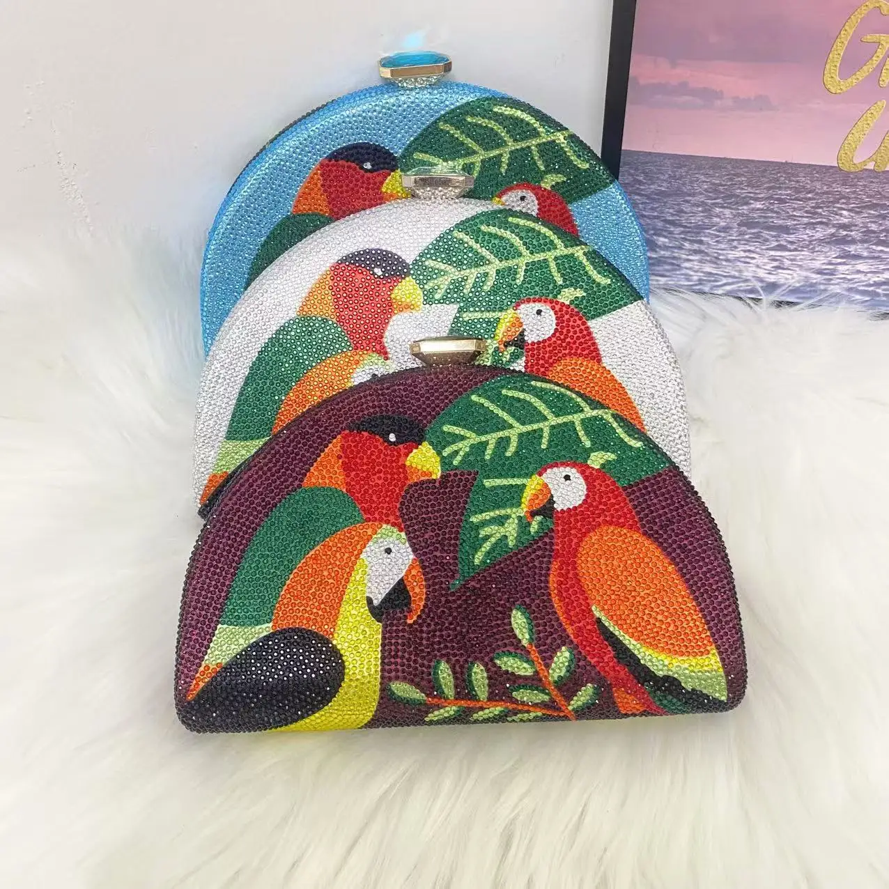 

WHTUOHENG Women's Parrot Crystal Clutch Purse Diamond Evening Bag Rhinestone Shoulder Handbag for Cocktail Prom Bird Party