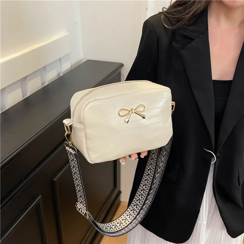 

Милая и повседневная сумка через плечо | 2025 Новый минималистичный однотонный через плечо с бантом — модный квадратный кошелек Instagram