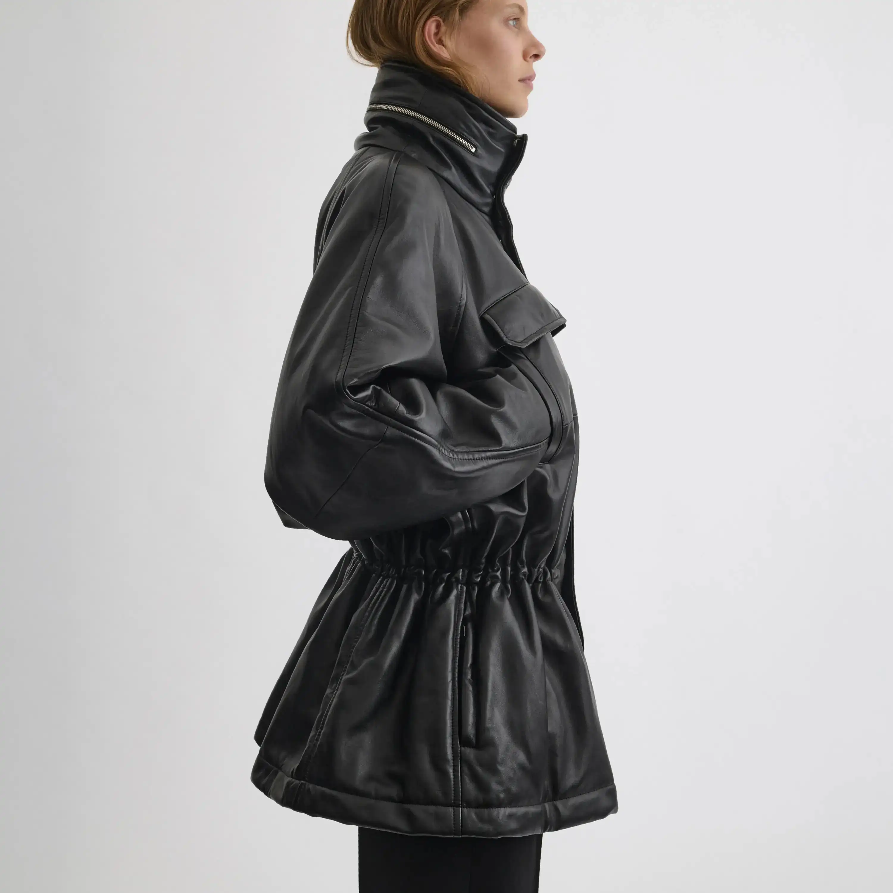 السترة النسائية الجديدة لعام 2026 مصنوعة يدويًا من قبل مصمم كبار. سترة فيبي فيلو باللون الأسود #2