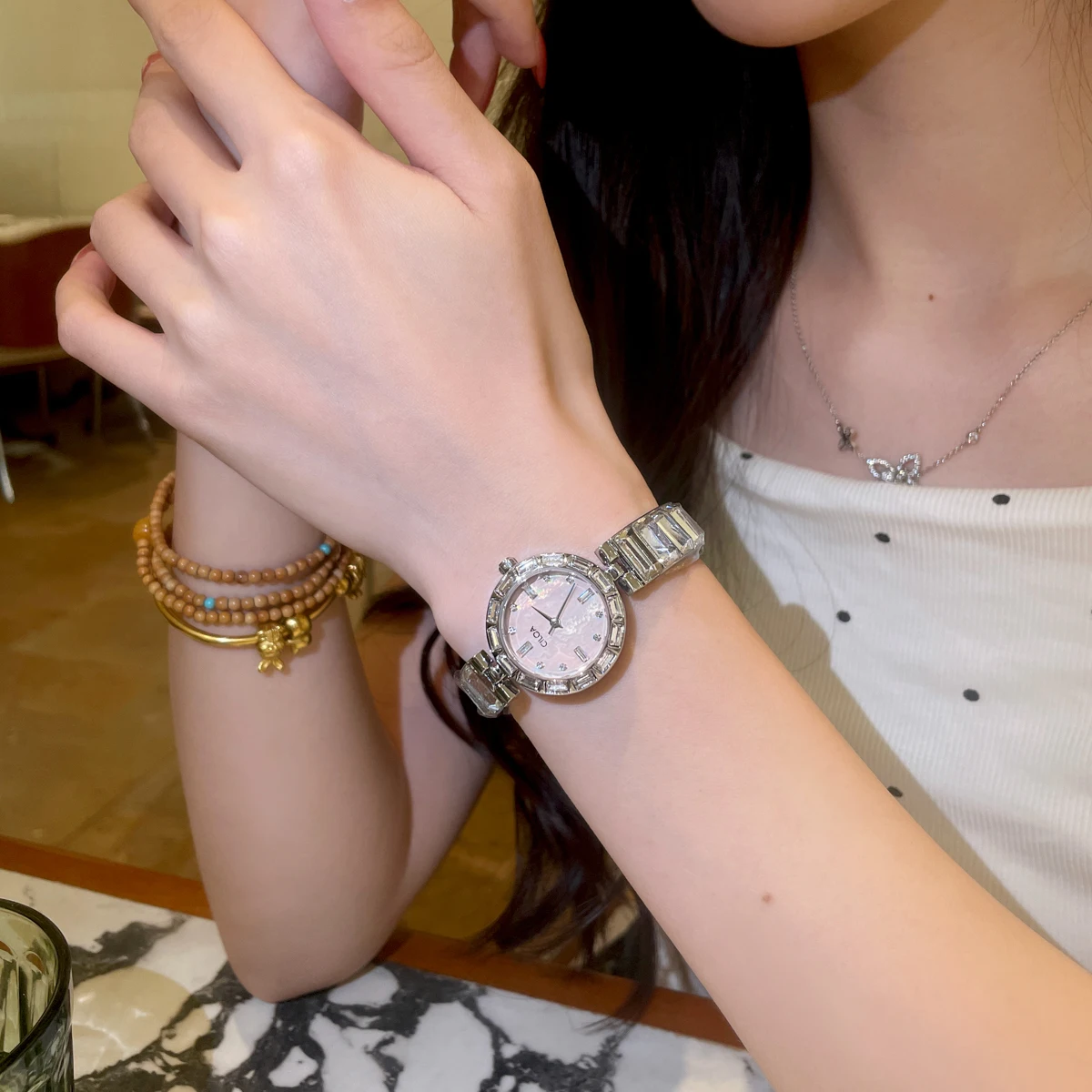 Round light luxury watch for women high quality small dial trendy and simple ladies watch 2025 new waterproof quartz watch