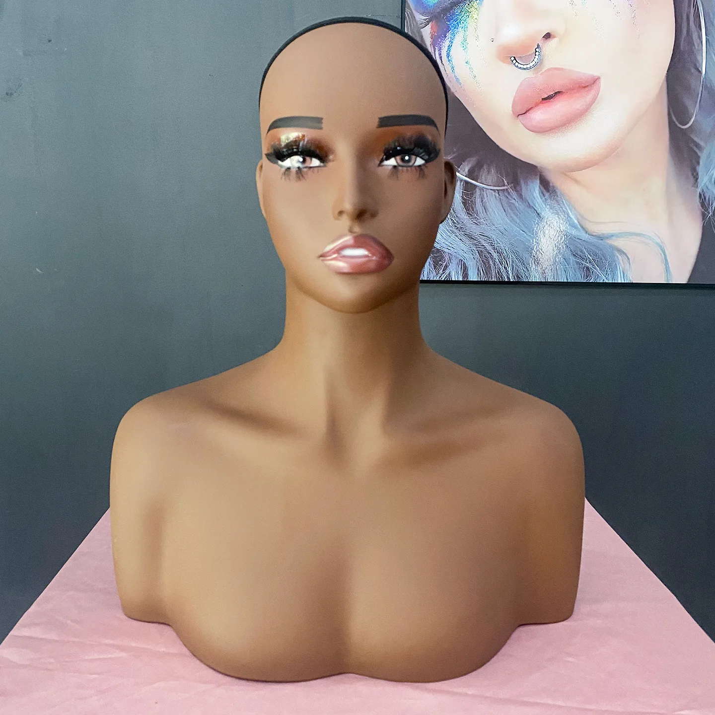Dark Skin Female Mannequin Head with Shoulder Bust Realistic Makeup African Manikin Head for Wig Display Wig Styling Salon Shop
