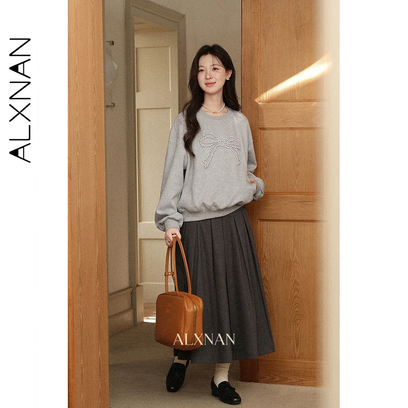 เสื้อสเวตเชิ้ตผู้หญิง ALXNAN สีเทา แต่งโบว์ประดับลูกปัด คอกลม ทรงหลวม แขนเสื้อแบบดรอปโชว์เดอร์ ผ้าฝ้าย แขนยาว รุ่น L57626 ปี 2025