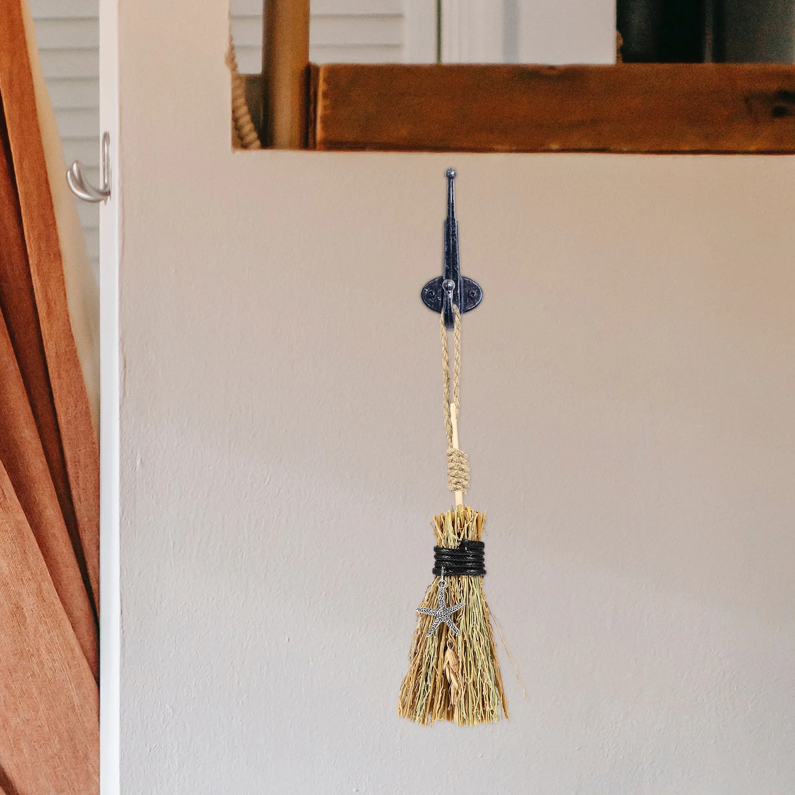 

2 шт. миниатюрные подвески-метлы ведьмы для декора на Хэллоуин, косплея, сценических реквизитов и оформления сцен