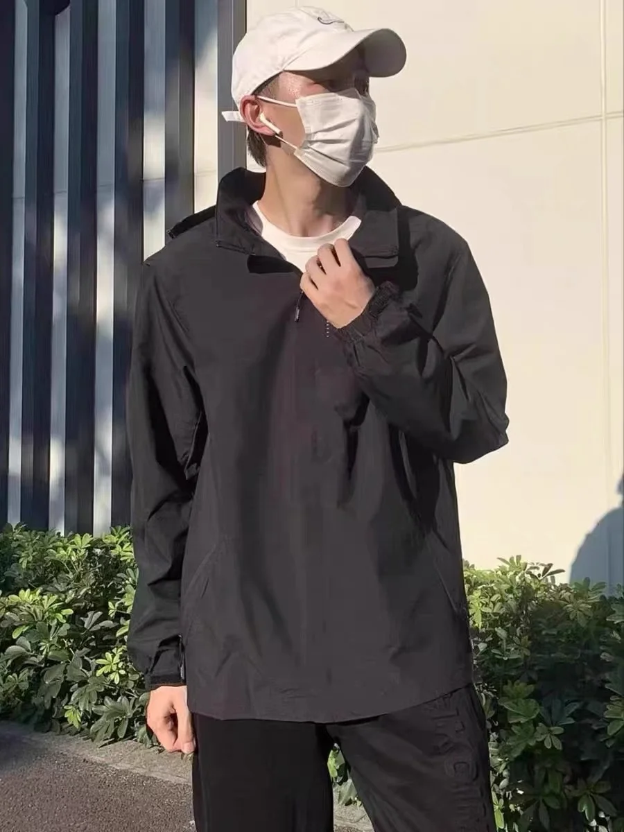 

Мужской зеленый анорак et Man: утепленная куртка из замши для активного отдыха, велоспорта и летных поездок. Модная униформа для весны.