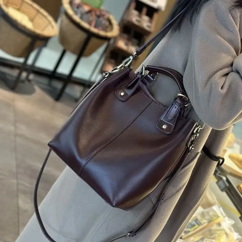 

2025 New fashion luxury leather bucket bag cowhide vintage single shoulder oblique span hand basket bag tote shopping bag