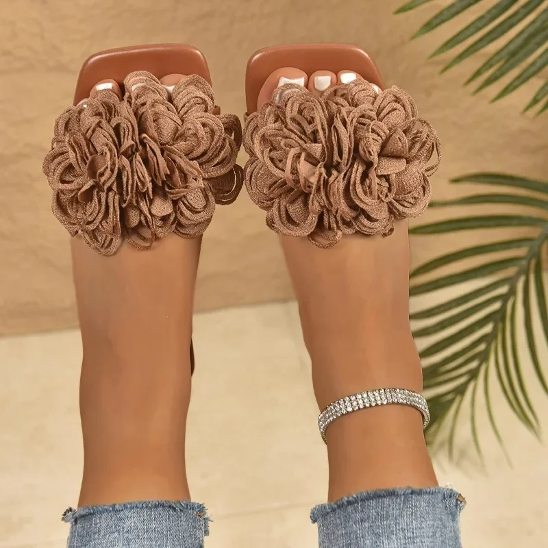Neue Sommer-Damen-Slipper mit eckiger Zehenpartie, luxuriöse, floral verzierte flache Sandalen, modische, niedrig geschnittene Hausschuhe – Detail 10
