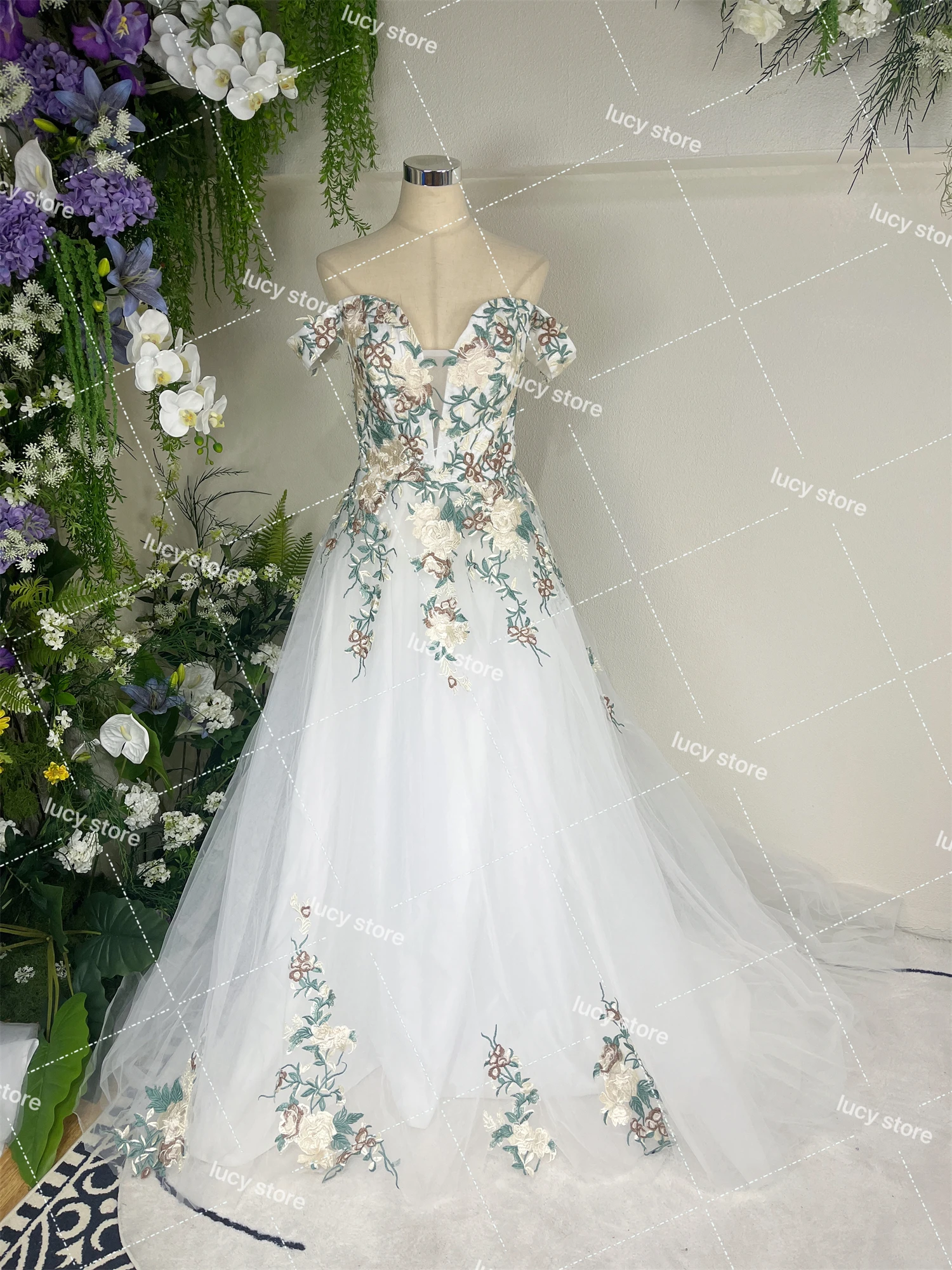Lucy Customized Plus Size Wedding Dress Women Floral Fabric Luxurious Women's Evening Dresses vestidos de novia wedding dress