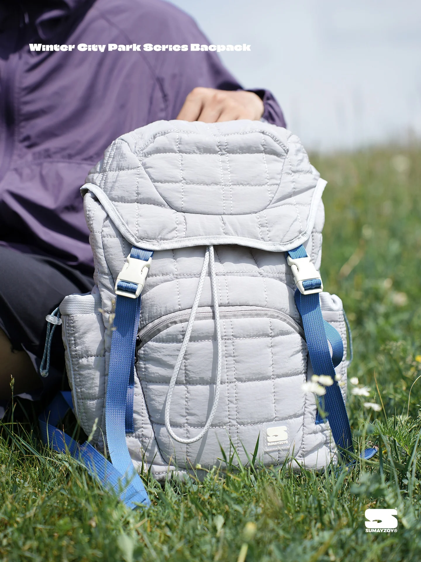 

Sumayzoys Lightweight Hiking Travel Backpack Large Capacity Outdoor Mountain Climbing Bag with Drawstring And Flip Cover