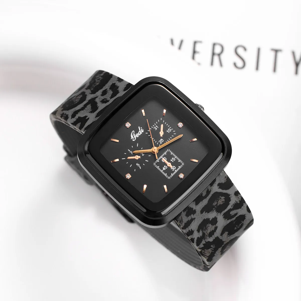 New Leopard Print Small Square Watch, Women'S Light Luxury Fashion Wristwatch, Simple And Elegant Everyday Quartz Watch.