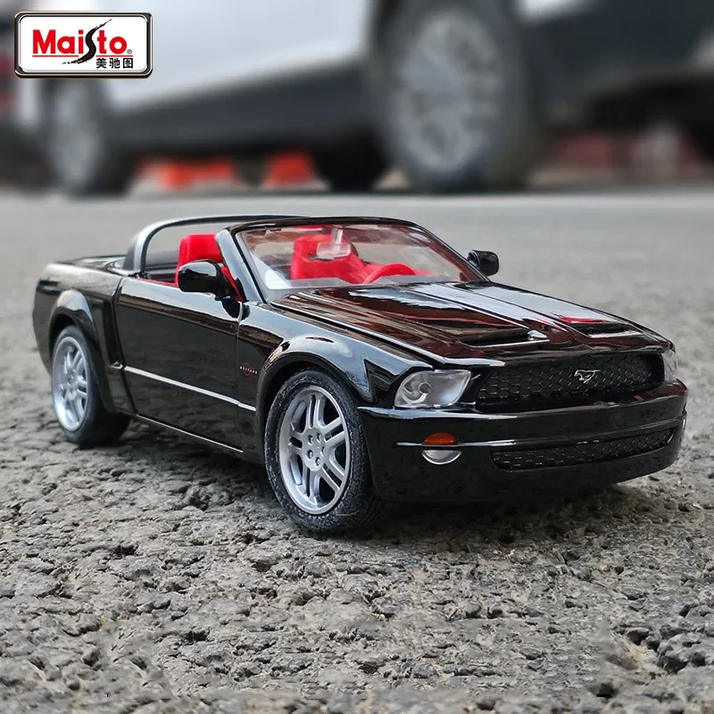 Maisto 1:24 Ford Mustang GT Convertible car High simulation alloy Diecast Metal car model collection boy toy gifts B808