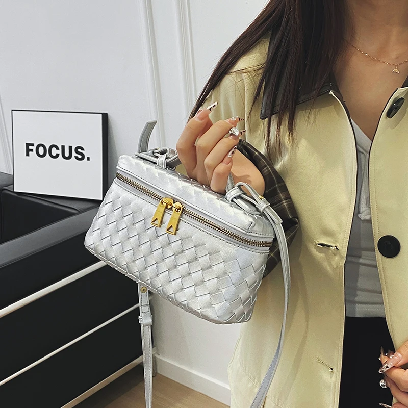 

Classic Luxury Brand Messenger Bag Premium Leather Handbag For Women Durable Crossbody Shoulder Bag Elegant
