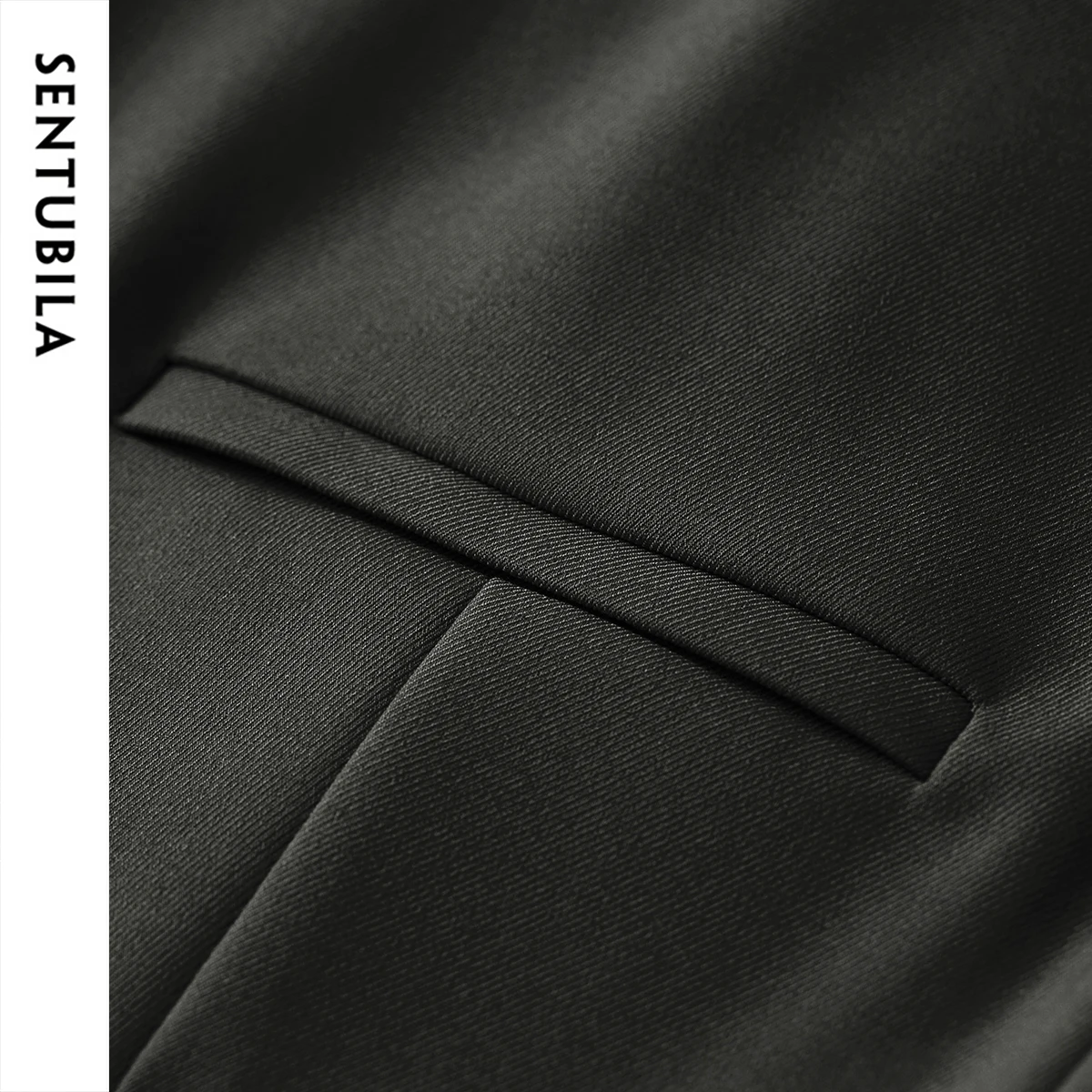 SENTUBILA Straight Shorts for Women Spring 2025 Casual Vintage Office Lady High-waist Pockets Knee-length Shorts 151K57966