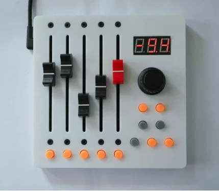 5-track, Long Fader, Live Mixing MIDI Controller, Customizable Midi Cc Channel and Signal, Supports Studio One, Protools, Logic