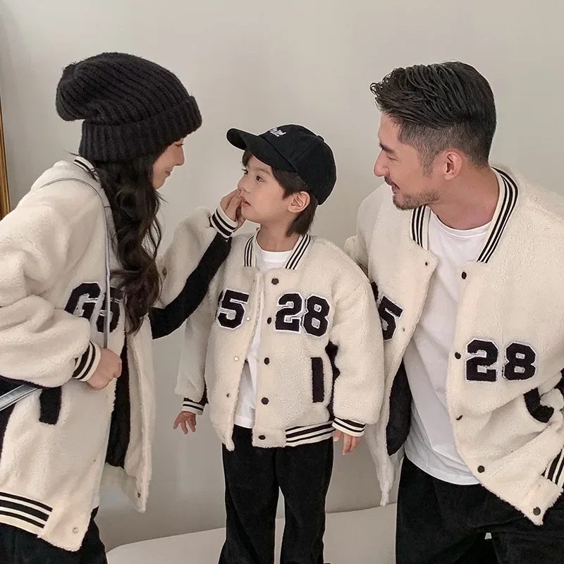 

Fashion Family Matching Thick Winter Coat Father Mother Children Warm Polar Fleece Jeakct Korea Mom Dad and Daughter Son Clothes